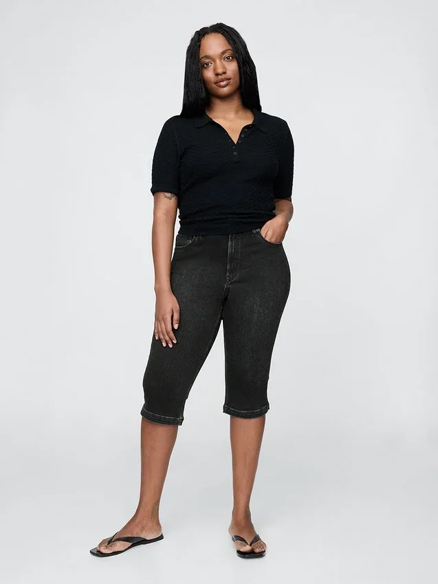 Jeans capri a vita alta e taglio corto