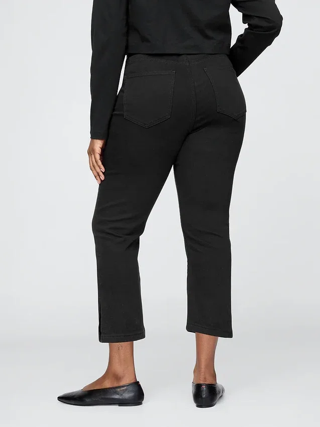 Jeans capri a vita alta e taglio corto
