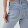 Jeans cropped a vita alta, slim e dritti in stile anni '90