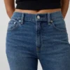 Jeans cropped a vita alta, slim e dritti in stile anni '90