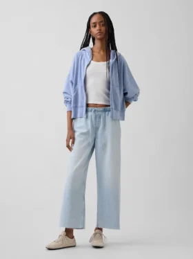Jeans cropped a vita bassa, dal taglio ampio e disinvolto in stile anni ’90