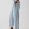 Jeans cropped a vita bassa, dal taglio ampio e disinvolto in stile anni ’90