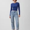 Jeans cropped a vita bassa e dal taglio morbido