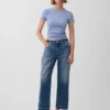 Jeans cropped a vita bassa e dal taglio morbido
