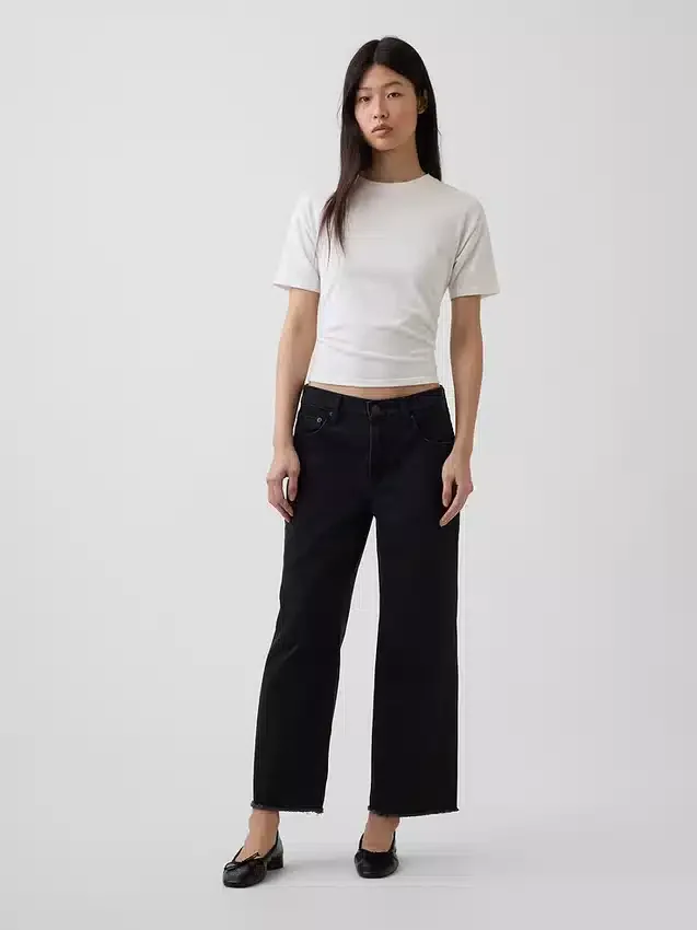 Jeans cropped a vita bassa e dal taglio morbido