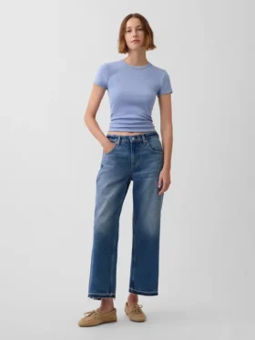 Jeans cropped a vita bassa e dal taglio morbido
