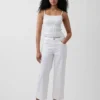 Jeans cropped a vita bassa e dal taglio morbido