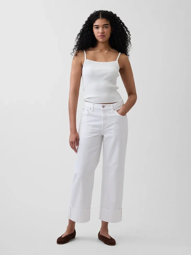 Jeans cropped a vita bassa e dal taglio morbido