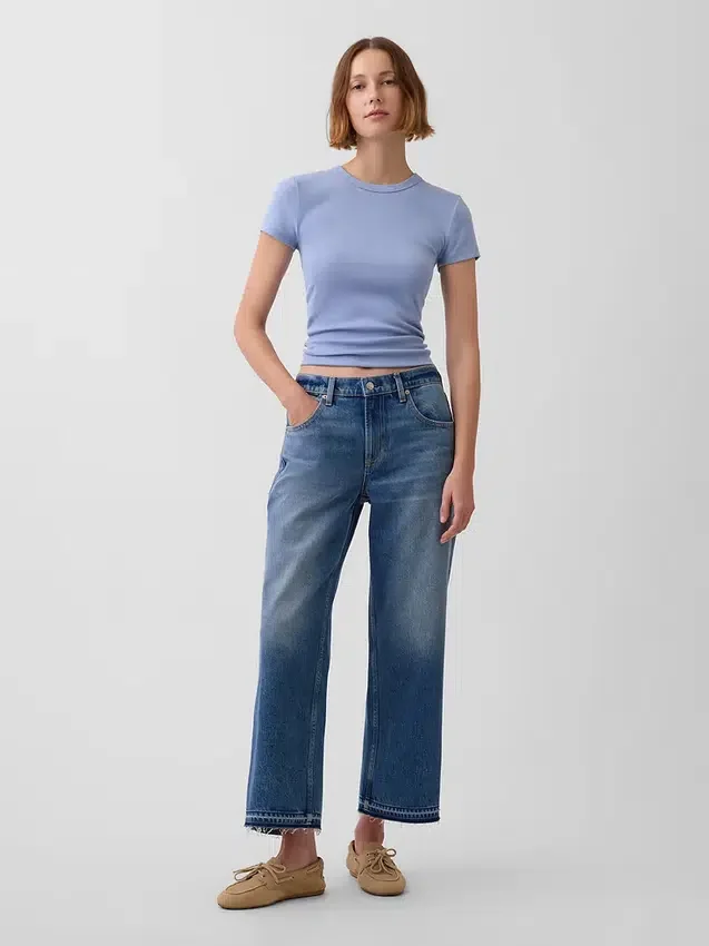 Jeans cropped a vita bassa e dal taglio morbido