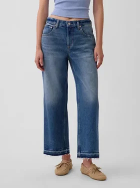 Jeans cropped a vita bassa e dal taglio morbido