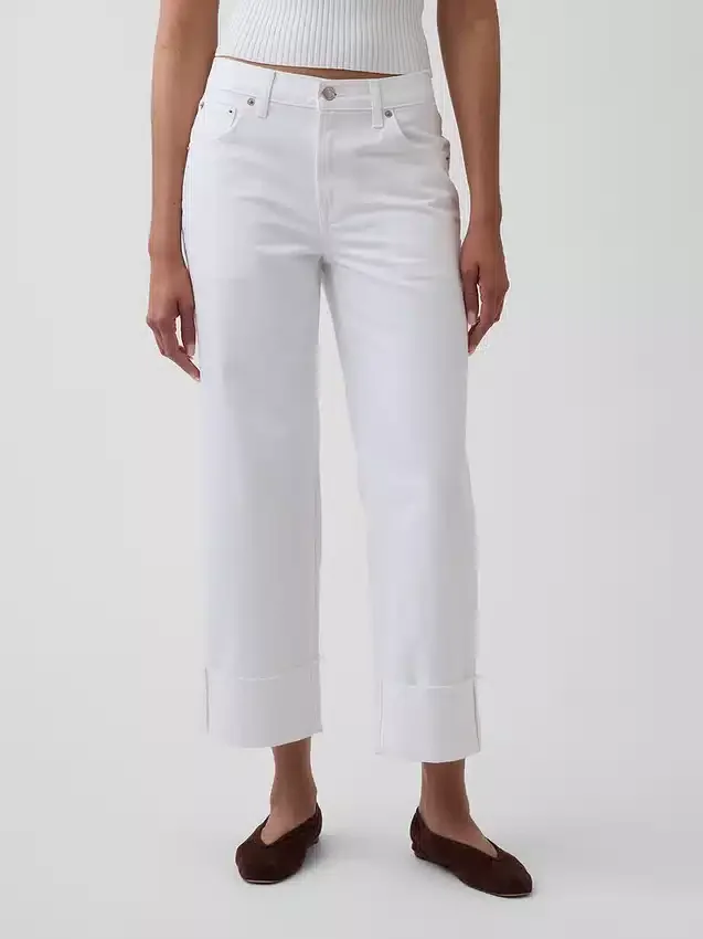 Jeans cropped a vita bassa e dal taglio morbido