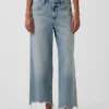 Jeans cropped a vita bassa e dal taglio morbido