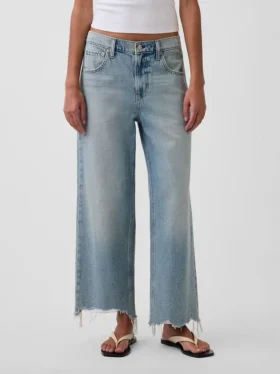Jeans cropped a vita bassa e dal taglio morbido