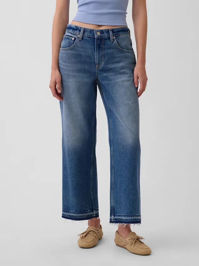 Jeans cropped a vita bassa e dal taglio morbido