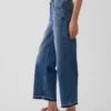 Jeans cropped a vita bassa e dal taglio morbido
