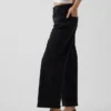 Jeans cropped a vita bassa e dal taglio morbido