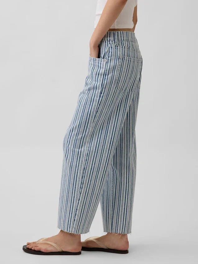 Jeans cropped a vita bassa e dal taglio morbido