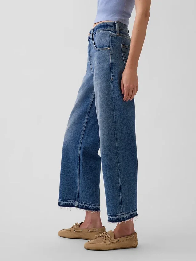 Jeans cropped a vita bassa e dal taglio morbido