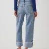 Jeans cropped a vita bassa e dal taglio morbido