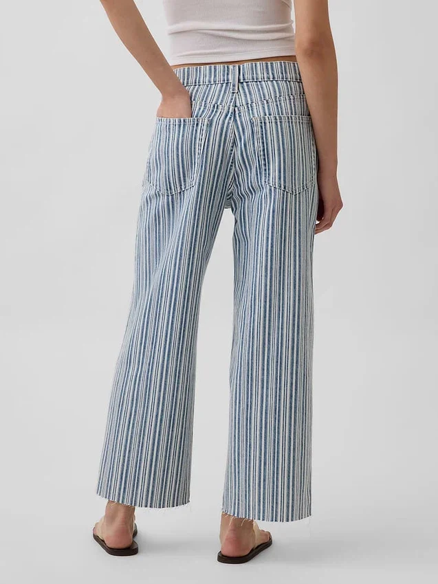 Jeans cropped a vita bassa e dal taglio morbido
