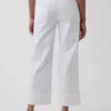 Jeans cropped a vita bassa e dal taglio morbido