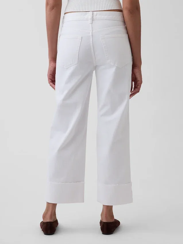 Jeans cropped a vita bassa e dal taglio morbido