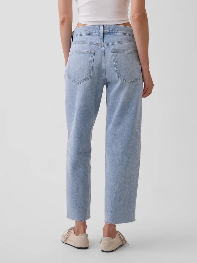 Jeans cropped a vita bassa e dal taglio morbido