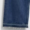 Jeans cropped a vita bassa e dal taglio morbido
