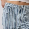 Jeans cropped a vita bassa e dal taglio morbido