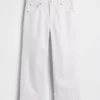 Jeans cropped a vita bassa e dal taglio morbido