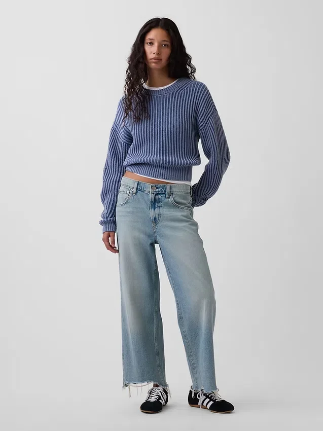 Jeans cropped a vita bassa e dal taglio morbido
