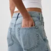 Jeans cropped a vita bassa e dal taglio morbido