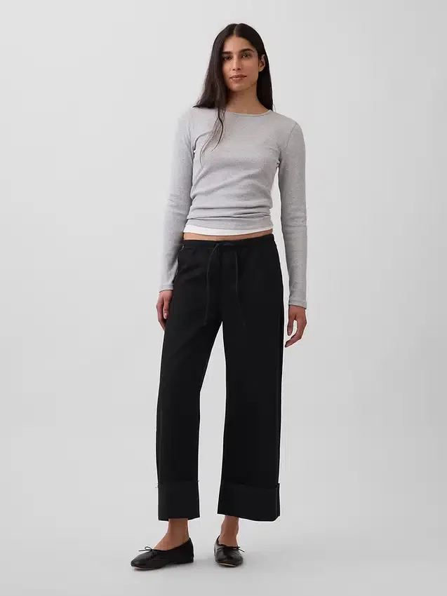 Jeans cropped a vita bassa, morbidissimi e dal taglio ampio in stile anni ’90