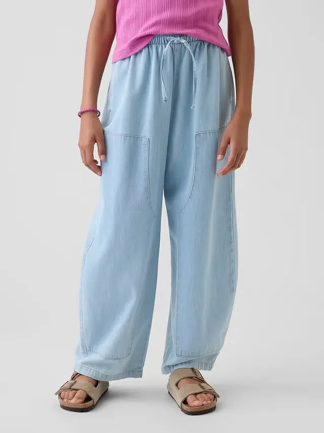 Jeans da bambino a vita alta dal taglio comodo