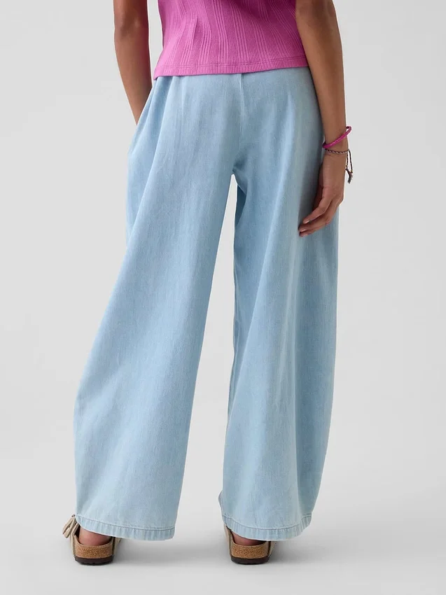 Jeans da bambino a vita alta dal taglio comodo