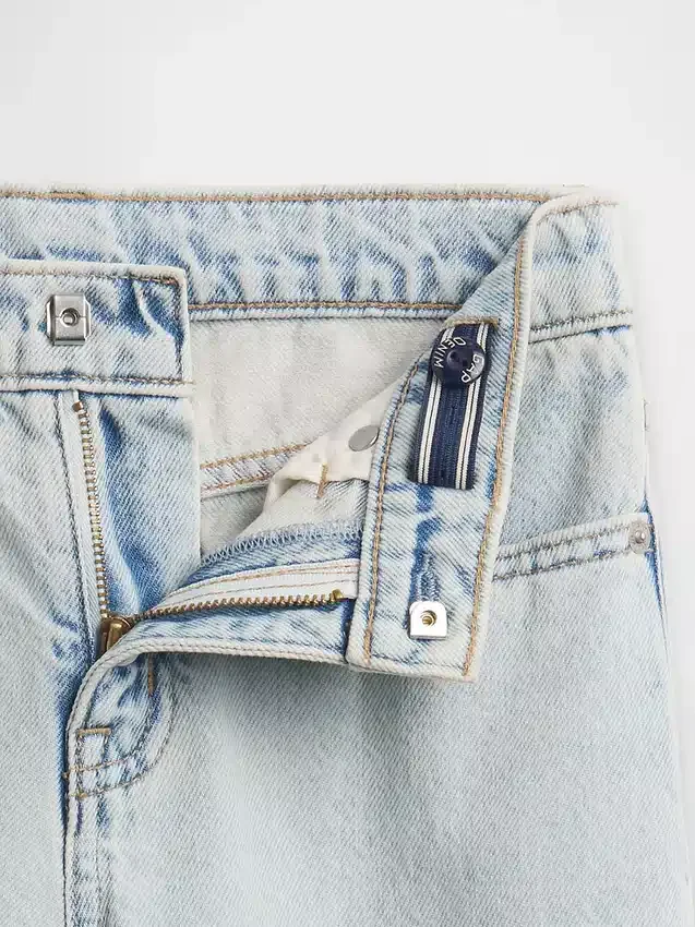Jeans da bambino a vita alta, gamba larga e lunghezza alla caviglia