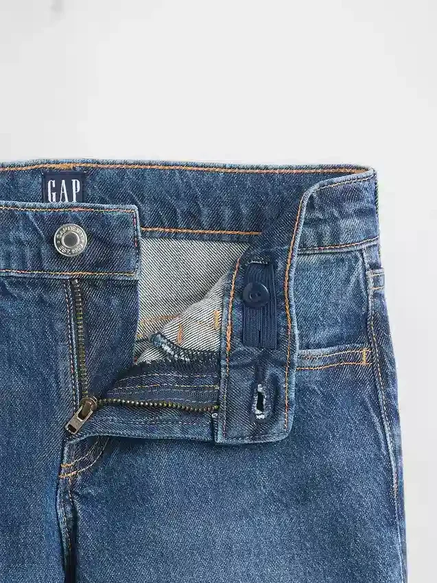 Jeans da bambino a vita bassa, dal taglio dritto e morbido