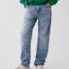 Jeans da bambino dal taglio dritto e morbido