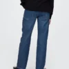Jeans da bambino dal taglio dritto e morbido