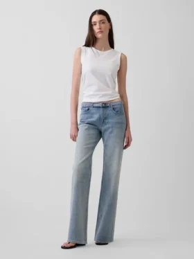Jeans dritti dal taglio rilassato con micro cintura e vita media
