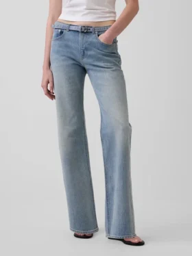 Jeans dritti dal taglio rilassato con micro cintura e vita media