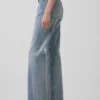 Jeans dritti dal taglio rilassato con micro cintura e vita media