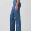 Jeans dritti dal taglio rilassato, con ricami e vita media