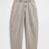 Jeans GAP × Hfr a vita bassa e gamba larga "Barrel" della collezione di Nicole Benefield