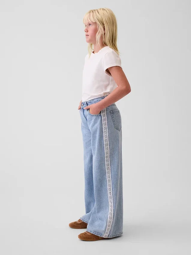 Jeans larghi a vita bassa con bordi in pizzo per bambini