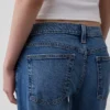 Jeans larghi a vita bassissima in stile anni ’90