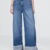 Jeans larghi a vita media con risvolto, ultra morbidi