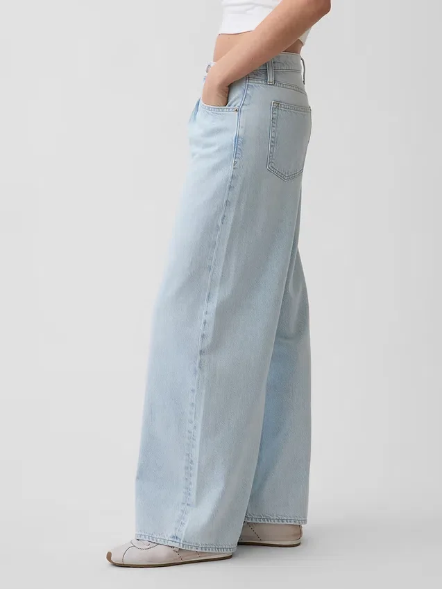 Jeans larghi a vita media, morbidissimi e con pieghe