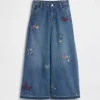 Jeans larghi da bambino a vita bassa con ricami