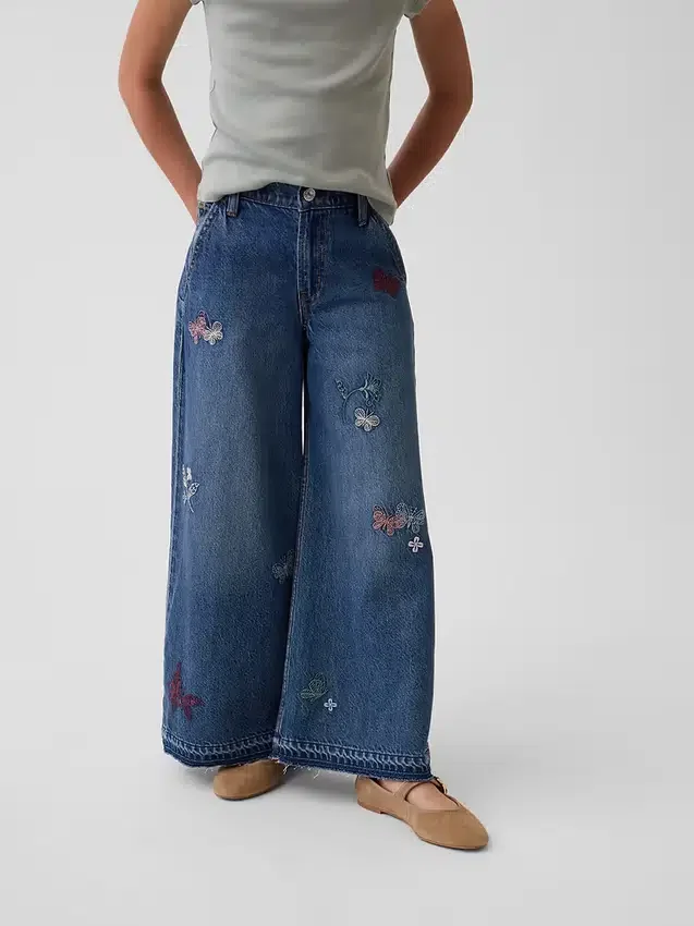 Jeans larghi da bambino a vita bassa con ricami